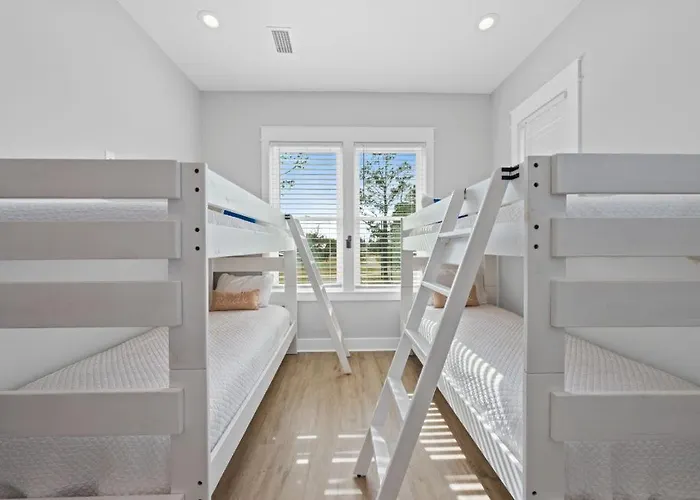 Holiday home Dolphin Dreams By Youngs Suncoast *
